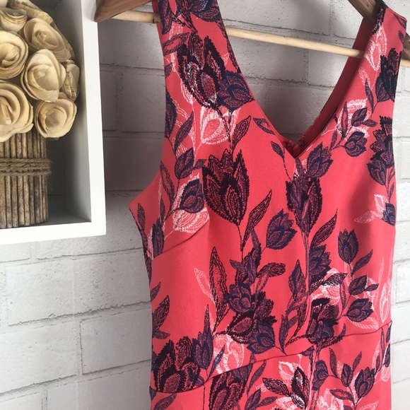 Banana Republic | Sleeveless Floral Sheath Dress - Picture 3 of 6